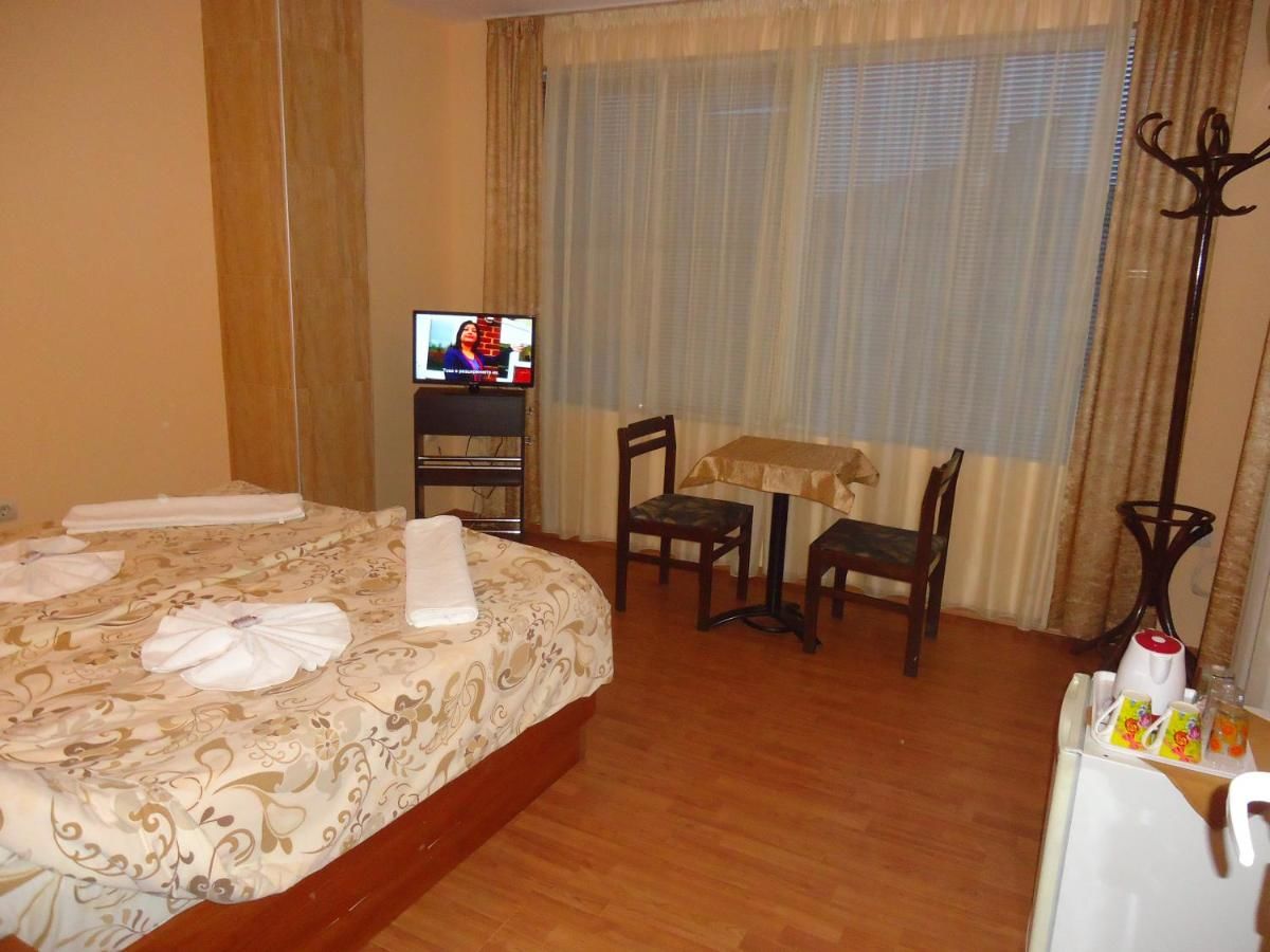 Отель Matev Hotel Бургас-13