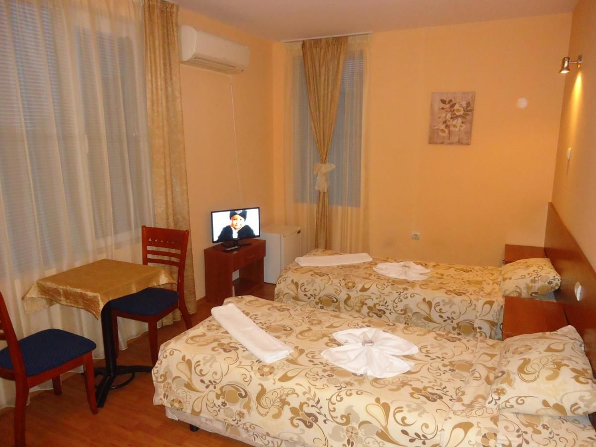 Отель Matev Hotel Бургас-16