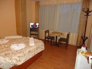 Отель Matev Hotel Бургас Двухместный номер с 1 кроватью и балконом-4